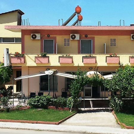 Intos Apartments Agios Nikolaos  외부 사진