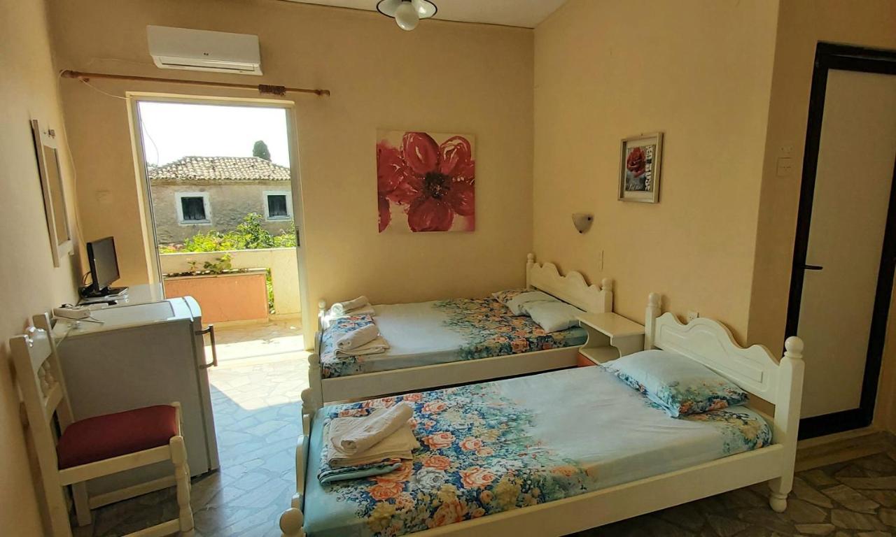 Intos Apartments Agios Nikolaos  외부 사진