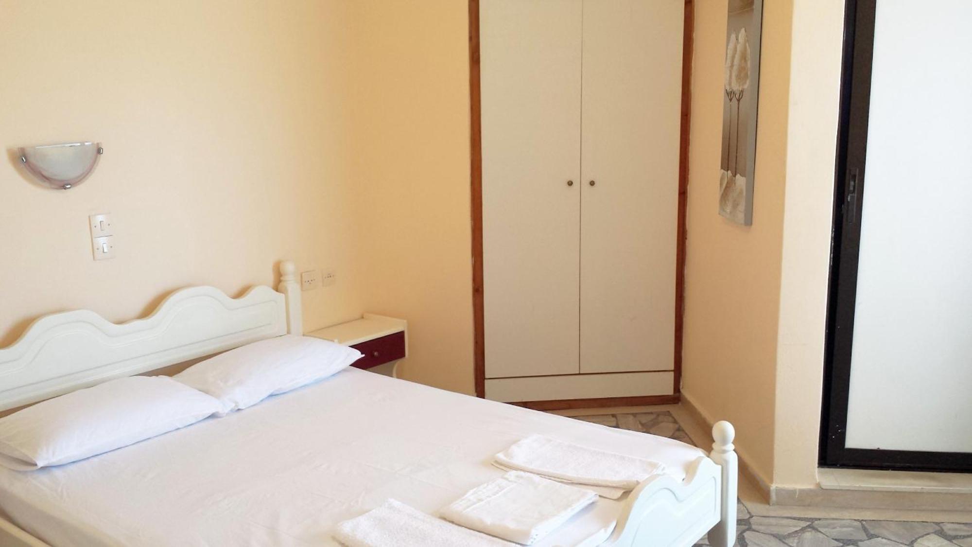 Intos Apartments Agios Nikolaos  외부 사진