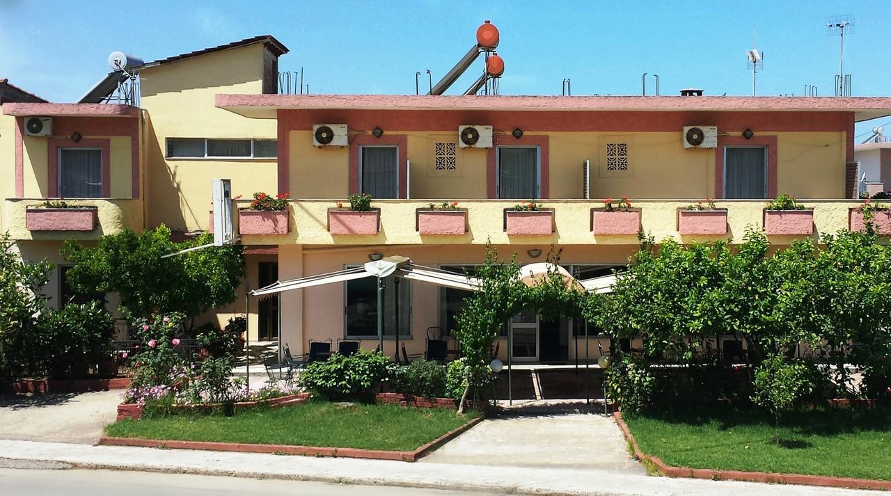 Intos Apartments Agios Nikolaos  외부 사진